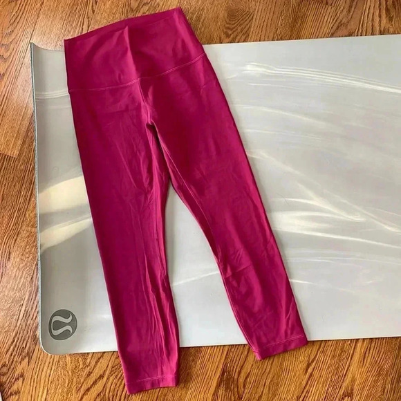 Lululemon I 6 - Picture 1 of 10